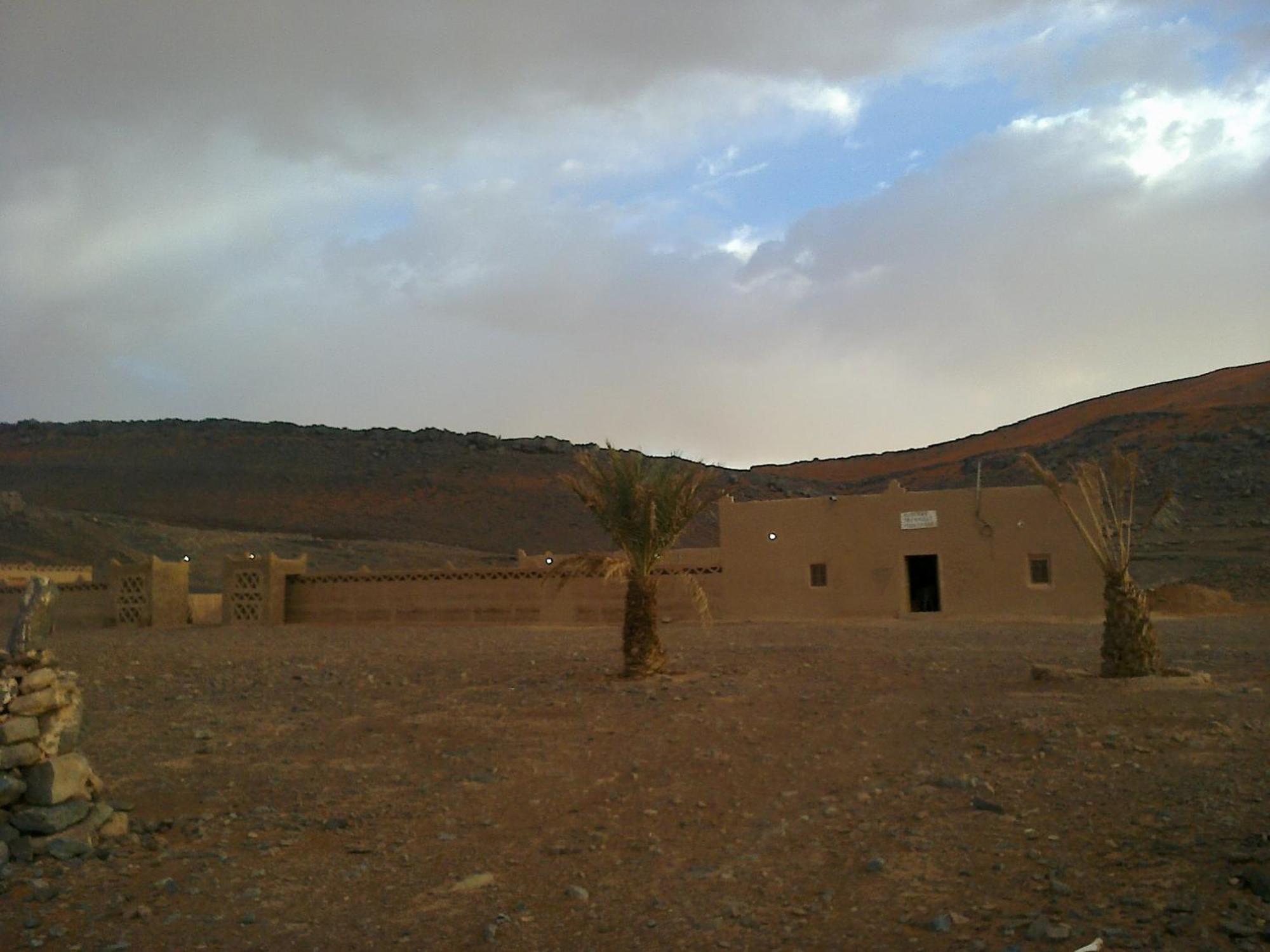 Auberge Camping Tafraoute Montagnes Hotel Tafraoute Sidi Ali Exterior photo