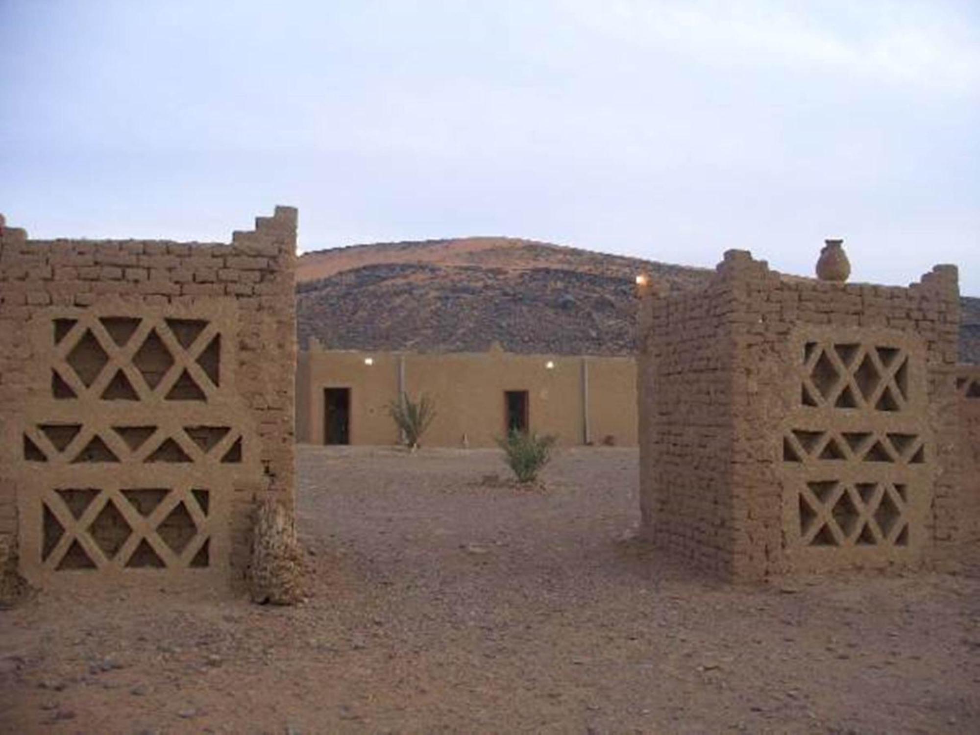 Auberge Camping Tafraoute Montagnes Hotel Tafraoute Sidi Ali Exterior photo