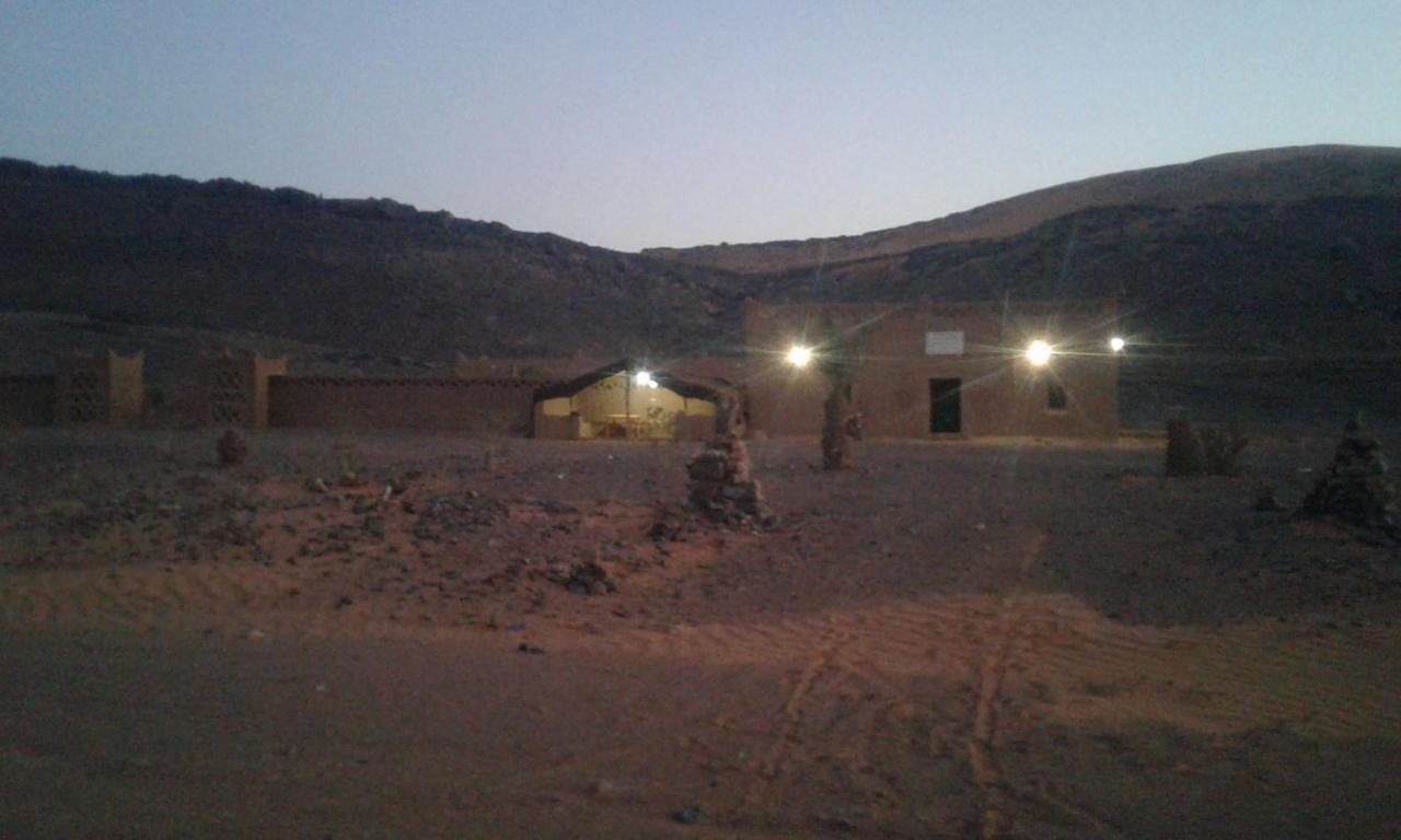 Auberge Camping Tafraoute Montagnes Hotel Tafraoute Sidi Ali Exterior photo